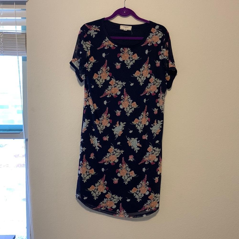 No comment plus size navy floral short sleeve knee dress